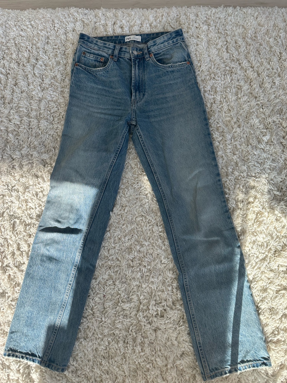 Zara Women's Light Blue Straight-Leg Jeans